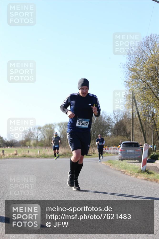06.04.2025 - 44. Internationalen Wilhelmsburger Insellauf Jannik Wohlers http://msf.ph/oto/7621483 06.04.2025 10:13:03 Laufen 3552 meine-sportfotos.de