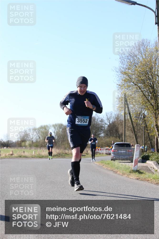 06.04.2025 - 44. Internationalen Wilhelmsburger Insellauf Jannik Wohlers http://msf.ph/oto/7621484 06.04.2025 10:13:03 Laufen 3552 meine-sportfotos.de