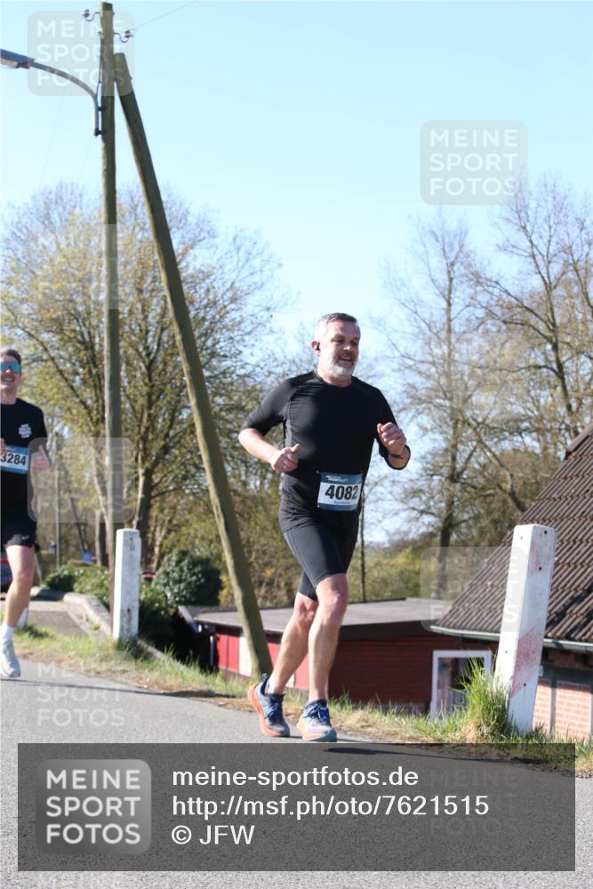 06.04.2025 - 44. Internationalen Wilhelmsburger Insellauf Jannik Wohlers http://msf.ph/oto/7621515 06.04.2025 10:13:20 Laufen 3284, 4082 meine-sportfotos.de