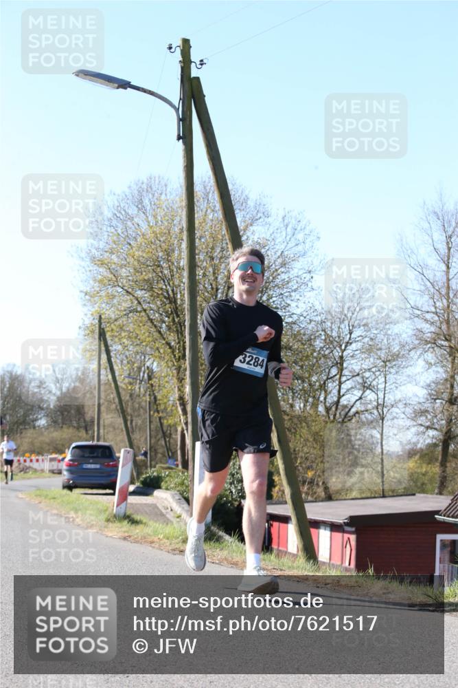 06.04.2025 - 44. Internationalen Wilhelmsburger Insellauf Jannik Wohlers http://msf.ph/oto/7621517 06.04.2025 10:13:21 Laufen 3284 meine-sportfotos.de