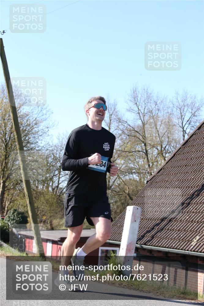 06.04.2025 - 44. Internationalen Wilhelmsburger Insellauf Jannik Wohlers http://msf.ph/oto/7621523 06.04.2025 10:13:21 Laufen 34 meine-sportfotos.de
