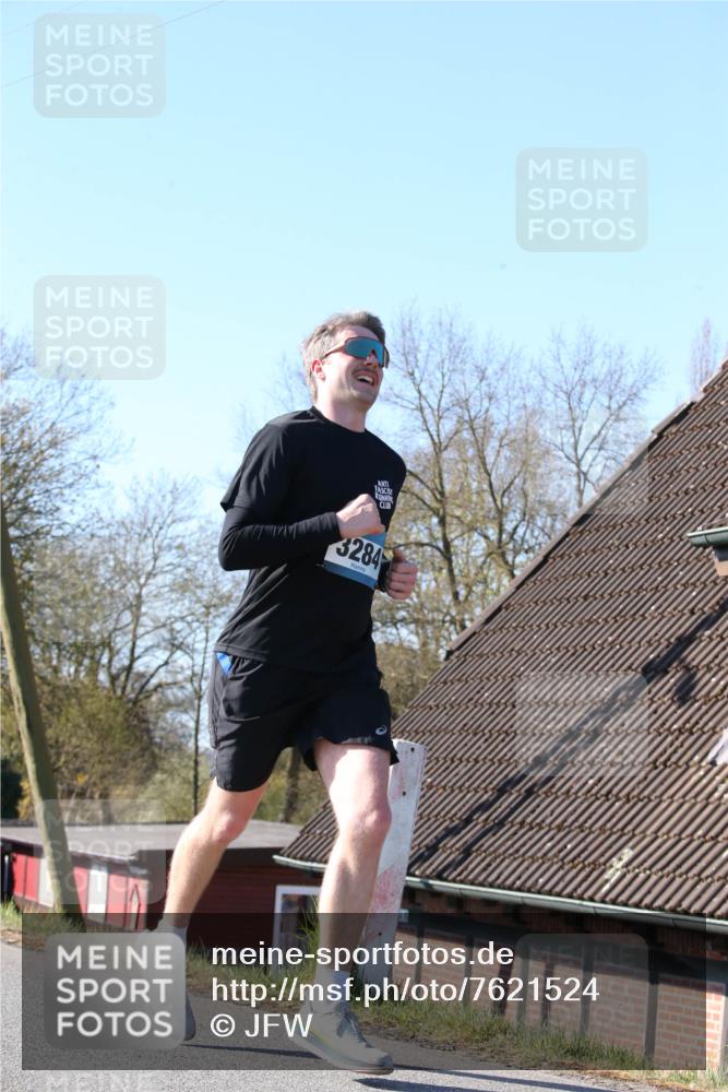 06.04.2025 - 44. Internationalen Wilhelmsburger Insellauf Jannik Wohlers http://msf.ph/oto/7621524 06.04.2025 10:13:22 Laufen 3284 meine-sportfotos.de