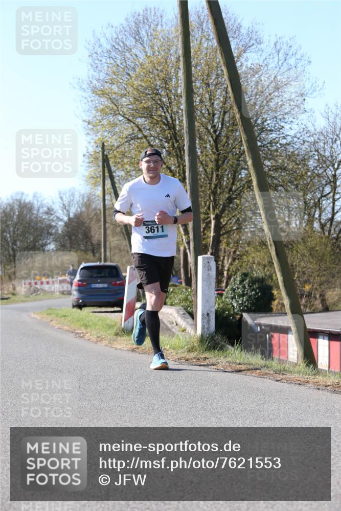06.04.2025 - 44. Internationalen Wilhelmsburger Insellauf Jannik Wohlers http://msf.ph/oto/7621553 06.04.2025 10:13:32 Laufen 3611 meine-sportfotos.de