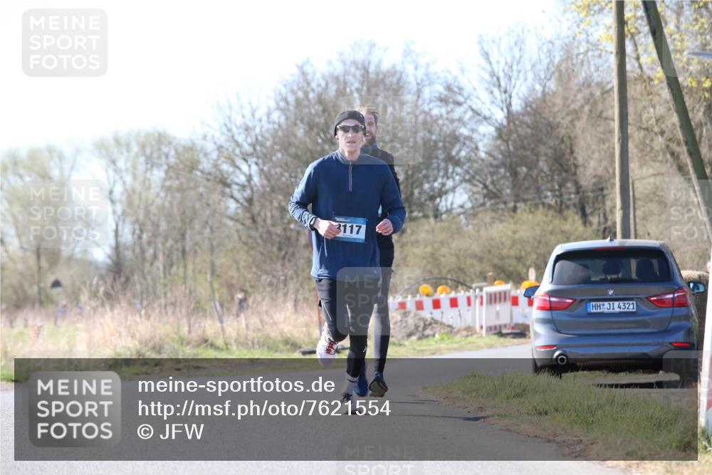 06.04.2025 - 44. Internationalen Wilhelmsburger Insellauf Jannik Wohlers http://msf.ph/oto/7621554 06.04.2025 10:13:45 Laufen 3117, 4321 meine-sportfotos.de