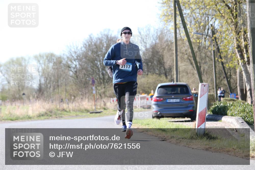 06.04.2025 - 44. Internationalen Wilhelmsburger Insellauf Jannik Wohlers http://msf.ph/oto/7621556 06.04.2025 10:13:46 Laufen 3117 meine-sportfotos.de