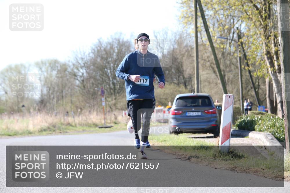 06.04.2025 - 44. Internationalen Wilhelmsburger Insellauf Jannik Wohlers http://msf.ph/oto/7621557 06.04.2025 10:13:46 Laufen 117 meine-sportfotos.de