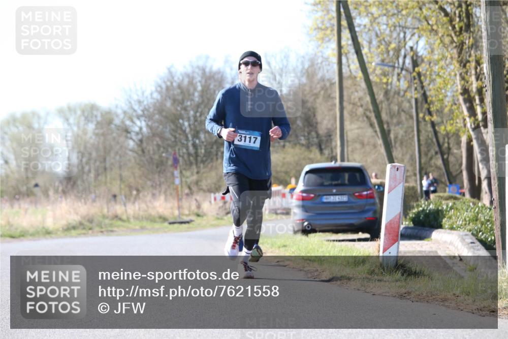 06.04.2025 - 44. Internationalen Wilhelmsburger Insellauf Jannik Wohlers http://msf.ph/oto/7621558 06.04.2025 10:13:46 Laufen 3117 meine-sportfotos.de
