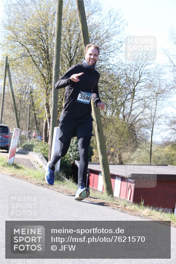 06.04.2025 - 44. Internationalen Wilhelmsburger Insellauf Jannik Wohlers http://msf.ph/oto/7621570 06.04.2025 10:13:49 Laufen 3596 meine-sportfotos.de