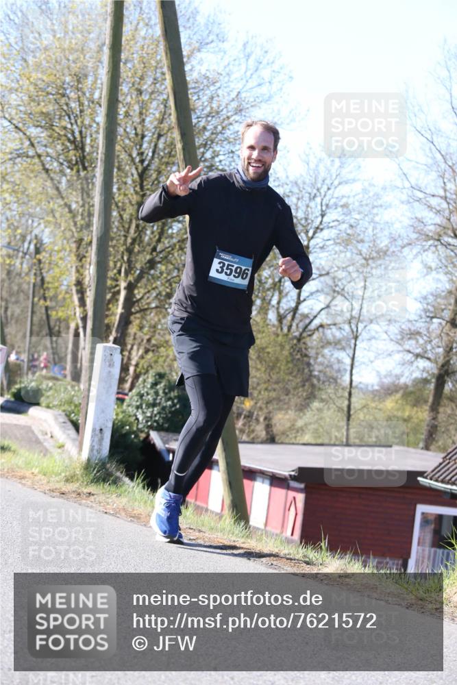 06.04.2025 - 44. Internationalen Wilhelmsburger Insellauf Jannik Wohlers http://msf.ph/oto/7621572 06.04.2025 10:13:50 Laufen 3596 meine-sportfotos.de