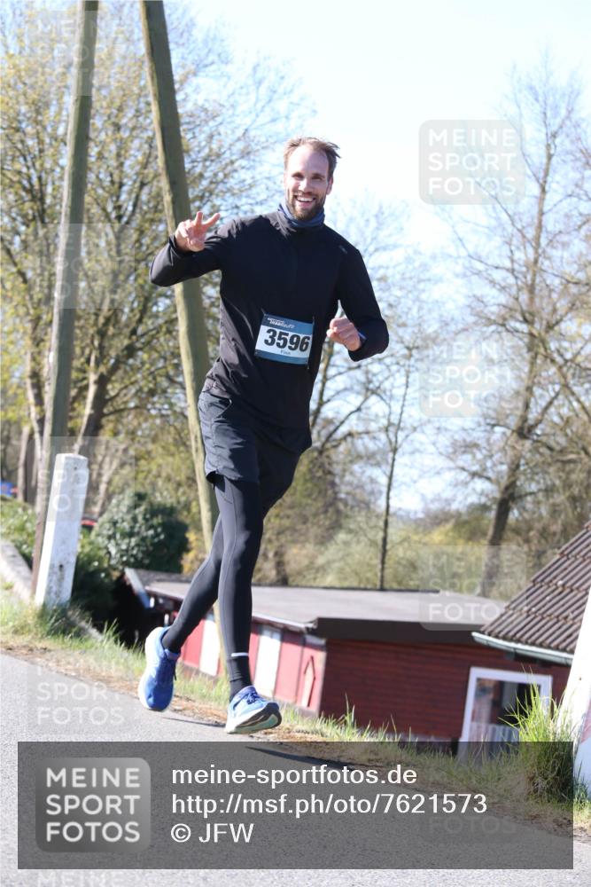 06.04.2025 - 44. Internationalen Wilhelmsburger Insellauf Jannik Wohlers http://msf.ph/oto/7621573 06.04.2025 10:13:50 Laufen 3596 meine-sportfotos.de