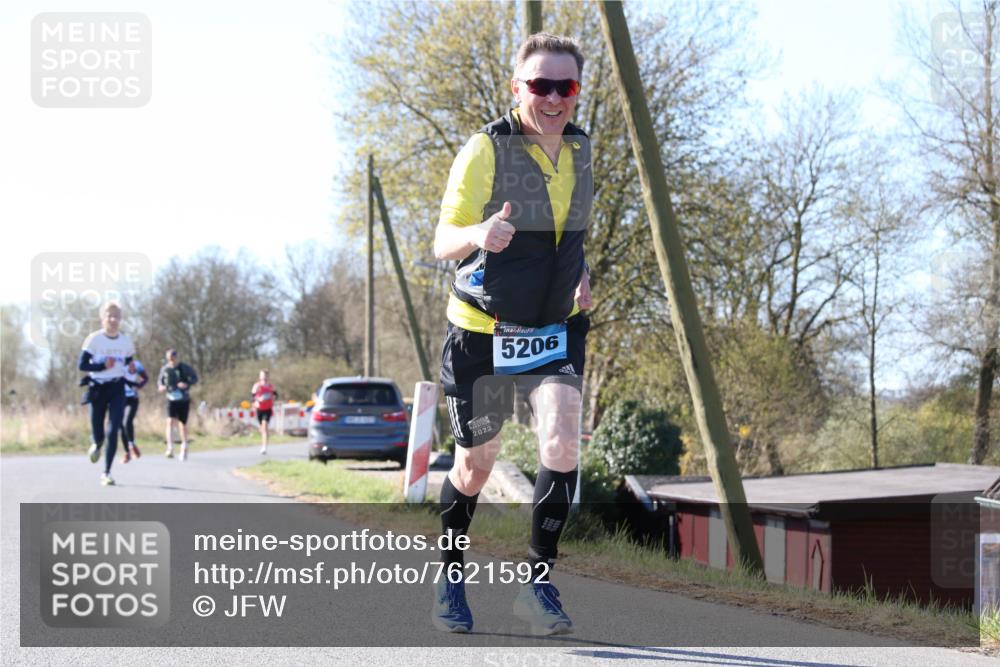 06.04.2025 - 44. Internationalen Wilhelmsburger Insellauf Jannik Wohlers http://msf.ph/oto/7621592 06.04.2025 10:14:09 Laufen 2023, 5206 meine-sportfotos.de