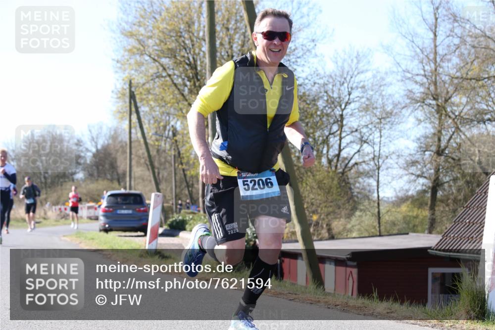 06.04.2025 - 44. Internationalen Wilhelmsburger Insellauf Jannik Wohlers http://msf.ph/oto/7621594 06.04.2025 10:14:09 Laufen 2023, 5206 meine-sportfotos.de