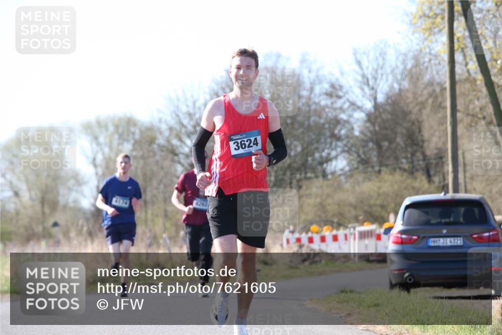 06.04.2025 - 44. Internationalen Wilhelmsburger Insellauf Jannik Wohlers http://msf.ph/oto/7621605 06.04.2025 10:14:19 Laufen 4174, 3624, 31, 4323 meine-sportfotos.de