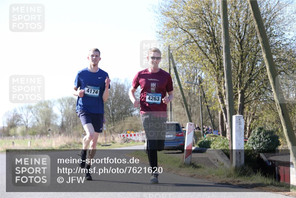 06.04.2025 - 44. Internationalen Wilhelmsburger Insellauf Jannik Wohlers http://msf.ph/oto/7621620 06.04.2025 10:14:25 Laufen 4174, 4263, 31, 4323 meine-sportfotos.de