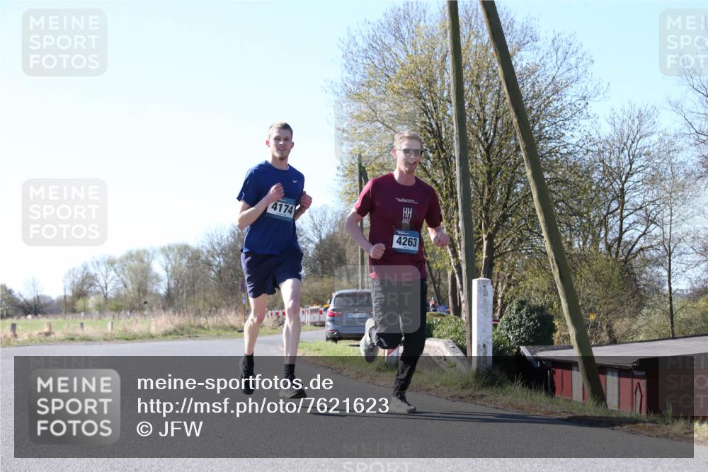 06.04.2025 - 44. Internationalen Wilhelmsburger Insellauf Jannik Wohlers http://msf.ph/oto/7621623 06.04.2025 10:14:26 Laufen 4174, 31, 4323, 4263 meine-sportfotos.de