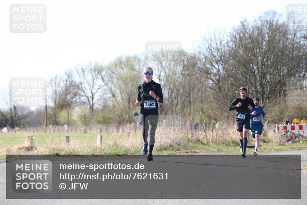 06.04.2025 - 44. Internationalen Wilhelmsburger Insellauf Jannik Wohlers http://msf.ph/oto/7621631 06.04.2025 10:14:38 Laufen 3562, 3443, 427 meine-sportfotos.de