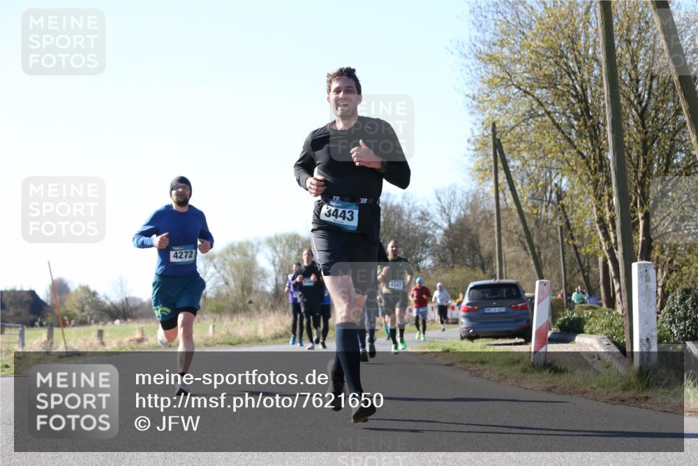 06.04.2025 - 44. Internationalen Wilhelmsburger Insellauf Jannik Wohlers http://msf.ph/oto/7621650 06.04.2025 10:14:47 Laufen 4272, 7210, 3443, 3, 4347, 1428, 31, 4923 meine-sportfotos.de