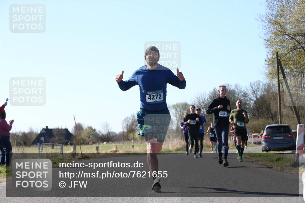 06.04.2025 - 44. Internationalen Wilhelmsburger Insellauf Jannik Wohlers http://msf.ph/oto/7621655 06.04.2025 10:14:49 Laufen 4272, 108, 3051, 4347, 31, 4323 meine-sportfotos.de