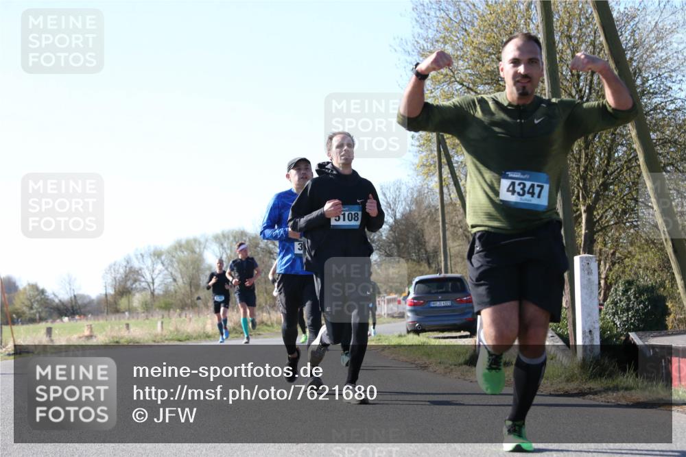 06.04.2025 - 44. Internationalen Wilhelmsburger Insellauf Jannik Wohlers http://msf.ph/oto/7621680 06.04.2025 10:14:53 Laufen 5108, 31, 4321, 4347 meine-sportfotos.de