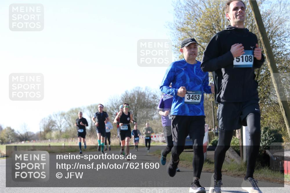 06.04.2025 - 44. Internationalen Wilhelmsburger Insellauf Jannik Wohlers http://msf.ph/oto/7621690 06.04.2025 10:14:54 Laufen 4413, 3453, 5108 meine-sportfotos.de