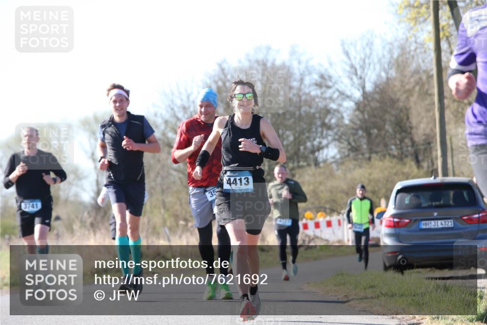 06.04.2025 - 44. Internationalen Wilhelmsburger Insellauf Jannik Wohlers http://msf.ph/oto/7621692 06.04.2025 10:14:55 Laufen 3741, 35, 4413, 4927, 31, 4321 meine-sportfotos.de