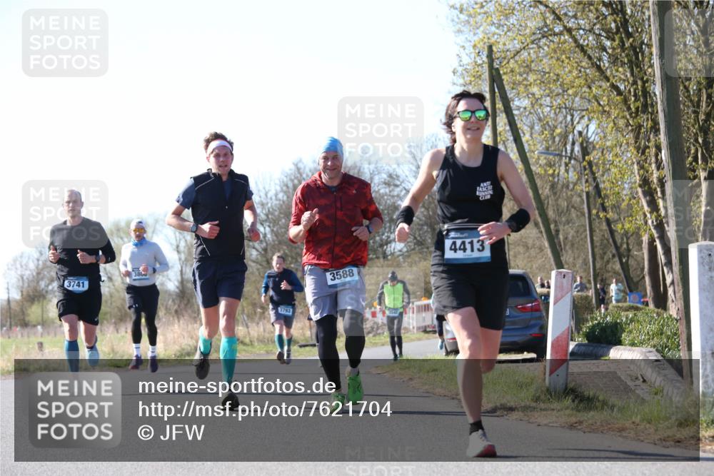 06.04.2025 - 44. Internationalen Wilhelmsburger Insellauf Jannik Wohlers http://msf.ph/oto/7621704 06.04.2025 10:14:57 Laufen 3741, 386, 3793, 3588, 4413 meine-sportfotos.de