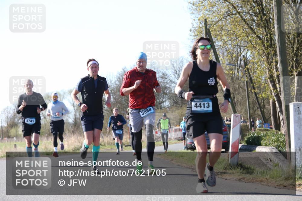 06.04.2025 - 44. Internationalen Wilhelmsburger Insellauf Jannik Wohlers http://msf.ph/oto/7621705 06.04.2025 10:14:57 Laufen 3741, 386, 3793, 3588, 4413 meine-sportfotos.de