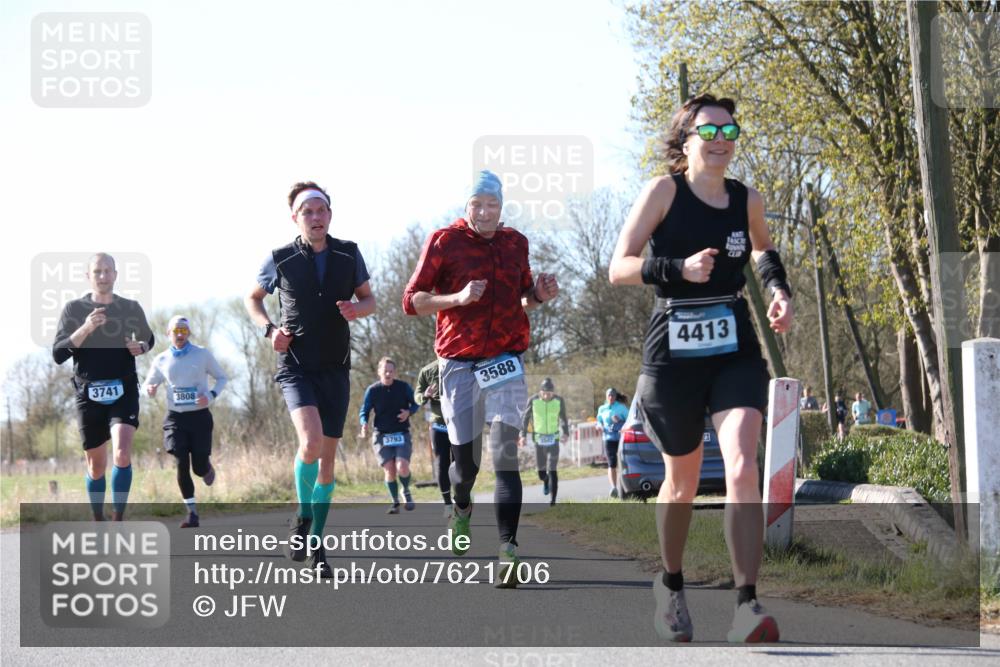 06.04.2025 - 44. Internationalen Wilhelmsburger Insellauf Jannik Wohlers http://msf.ph/oto/7621706 06.04.2025 10:14:57 Laufen 3741, 3808, 3793, 3588, 4413 meine-sportfotos.de
