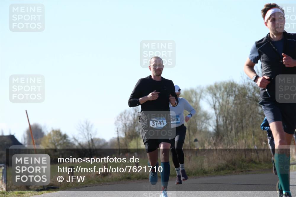 06.04.2025 - 44. Internationalen Wilhelmsburger Insellauf Jannik Wohlers http://msf.ph/oto/7621710 06.04.2025 10:14:58 Laufen 3741, 808 meine-sportfotos.de