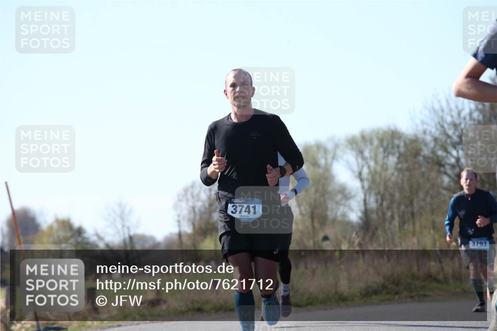 06.04.2025 - 44. Internationalen Wilhelmsburger Insellauf Jannik Wohlers http://msf.ph/oto/7621712 06.04.2025 10:14:58 Laufen 3741, 3793 meine-sportfotos.de