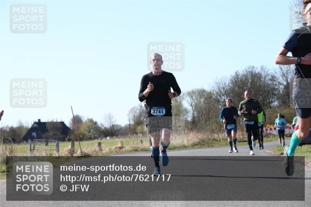 06.04.2025 - 44. Internationalen Wilhelmsburger Insellauf Jannik Wohlers http://msf.ph/oto/7621717 06.04.2025 10:14:59 Laufen 3741, 3793, 4927 meine-sportfotos.de