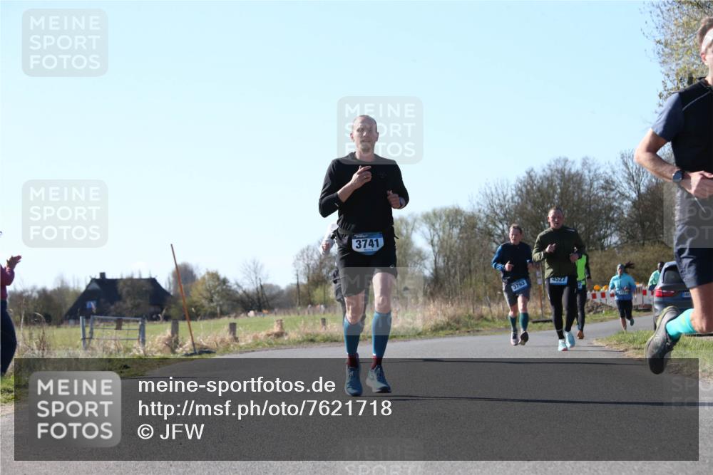 06.04.2025 - 44. Internationalen Wilhelmsburger Insellauf Jannik Wohlers http://msf.ph/oto/7621718 06.04.2025 10:14:59 Laufen 3741, 3793, 4527 meine-sportfotos.de