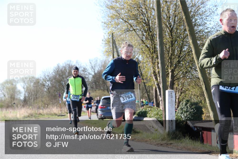 06.04.2025 - 44. Internationalen Wilhelmsburger Insellauf Jannik Wohlers http://msf.ph/oto/7621735 06.04.2025 10:15:04 Laufen 3542, 3793, 4027 meine-sportfotos.de