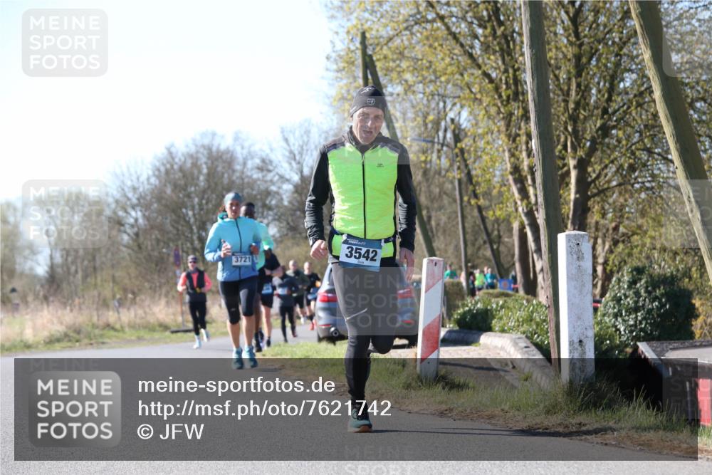 06.04.2025 - 44. Internationalen Wilhelmsburger Insellauf Jannik Wohlers http://msf.ph/oto/7621742 06.04.2025 10:15:06 Laufen 3721, 3542 meine-sportfotos.de
