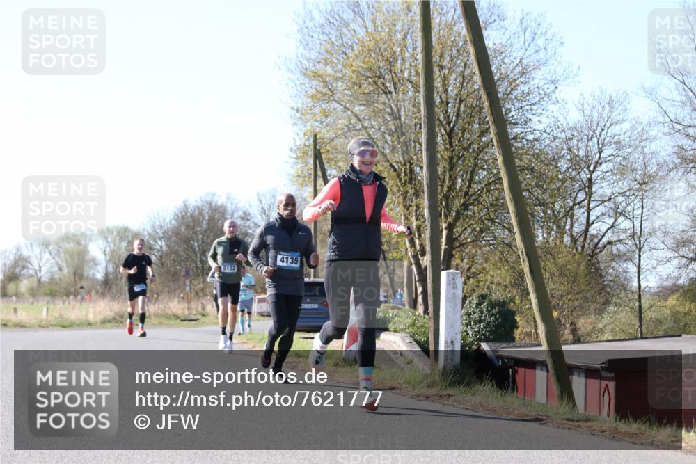 06.04.2025 - 44. Internationalen Wilhelmsburger Insellauf Jannik Wohlers http://msf.ph/oto/7621777 06.04.2025 10:15:15 Laufen 5102, 4135, 31, 4323 meine-sportfotos.de
