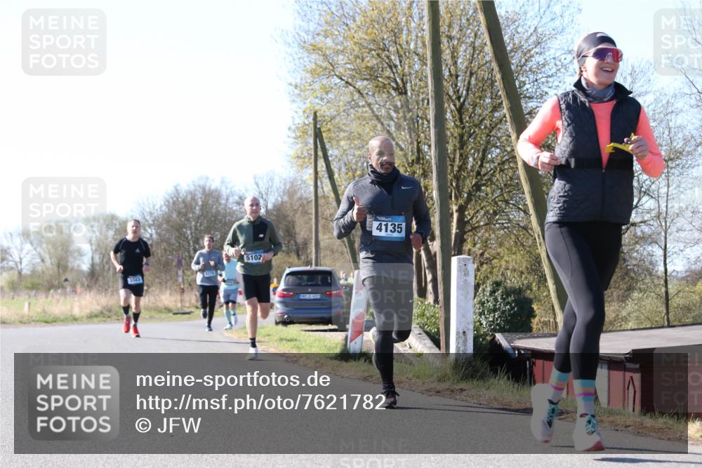 06.04.2025 - 44. Internationalen Wilhelmsburger Insellauf Jannik Wohlers http://msf.ph/oto/7621782 06.04.2025 10:15:16 Laufen 3323, 5102, 31, 4323, 4135 meine-sportfotos.de