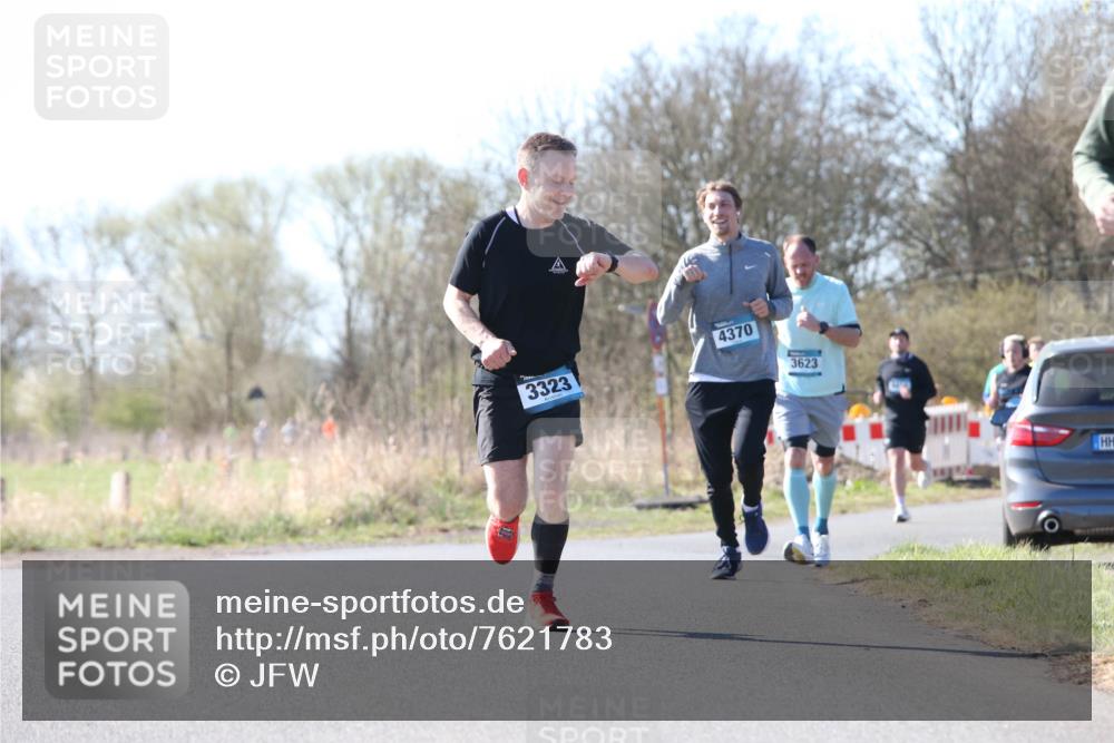 06.04.2025 - 44. Internationalen Wilhelmsburger Insellauf Jannik Wohlers http://msf.ph/oto/7621783 06.04.2025 10:15:17 Laufen 3323, 4370, 3623 meine-sportfotos.de