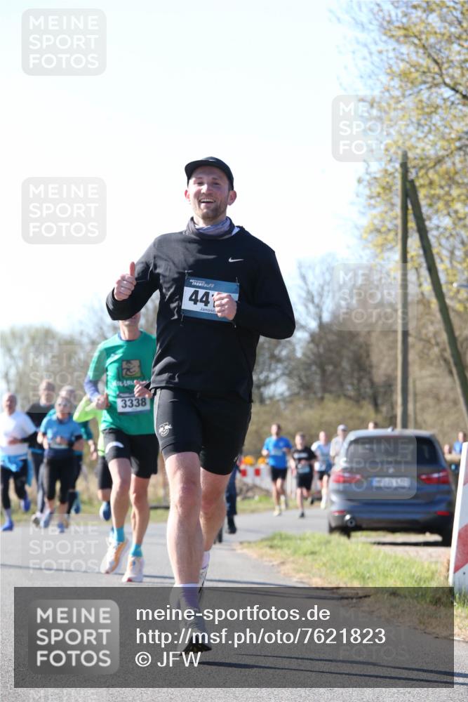 06.04.2025 - 44. Internationalen Wilhelmsburger Insellauf Jannik Wohlers http://msf.ph/oto/7621823 06.04.2025 10:15:31 Laufen 3338, 44 meine-sportfotos.de