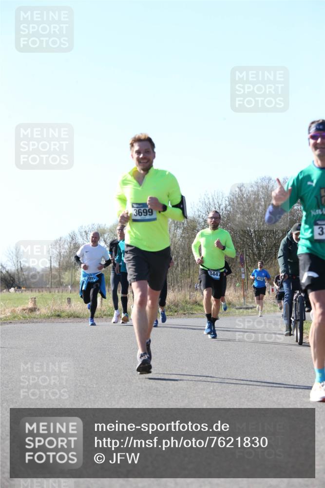 06.04.2025 - 44. Internationalen Wilhelmsburger Insellauf Jannik Wohlers http://msf.ph/oto/7621830 06.04.2025 10:15:33 Laufen 3699, 3447, 3 meine-sportfotos.de