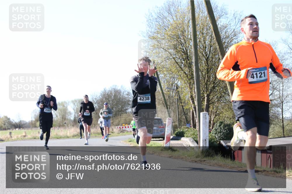 06.04.2025 - 44. Internationalen Wilhelmsburger Insellauf Jannik Wohlers http://msf.ph/oto/7621936 06.04.2025 10:16:19 Laufen 3585, 3545, 4238, 4121 meine-sportfotos.de