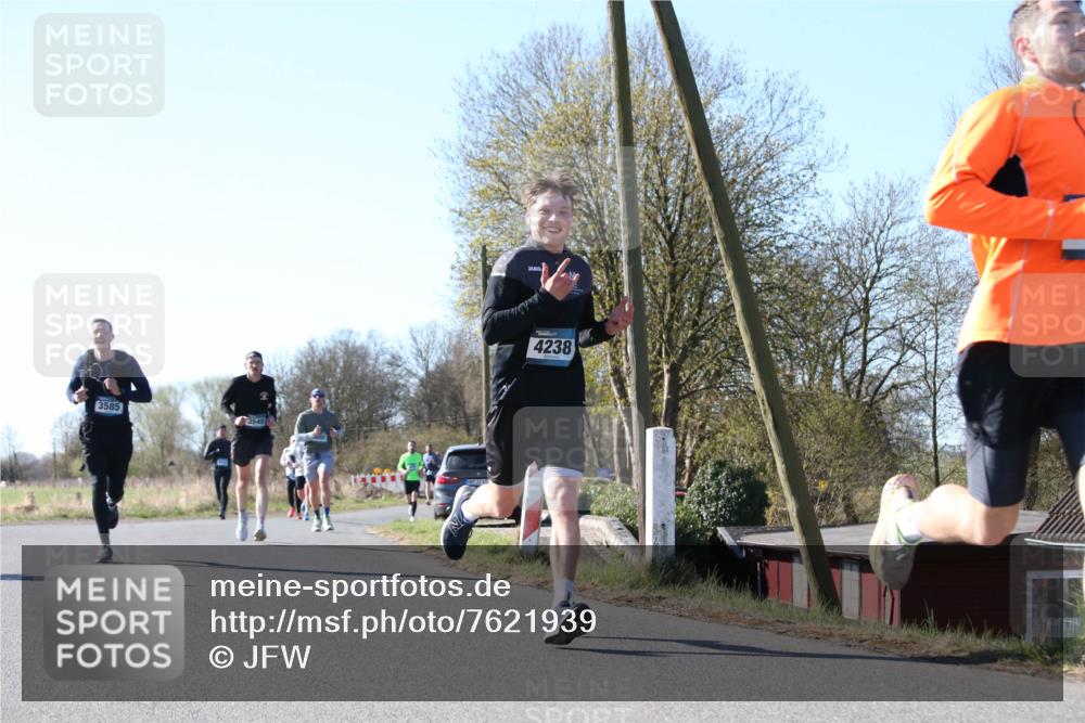 06.04.2025 - 44. Internationalen Wilhelmsburger Insellauf Jannik Wohlers http://msf.ph/oto/7621939 06.04.2025 10:16:19 Laufen 3585, 3545, 4238 meine-sportfotos.de