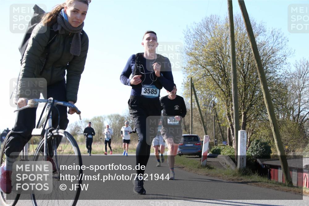 06.04.2025 - 44. Internationalen Wilhelmsburger Insellauf Jannik Wohlers http://msf.ph/oto/7621944 06.04.2025 10:16:22 Laufen 3585, 3545 meine-sportfotos.de