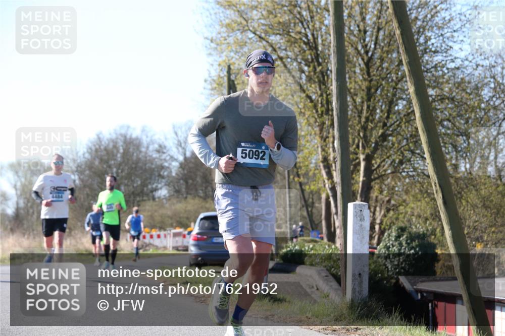 06.04.2025 - 44. Internationalen Wilhelmsburger Insellauf Jannik Wohlers http://msf.ph/oto/7621952 06.04.2025 10:16:25 Laufen 4464, 5092 meine-sportfotos.de