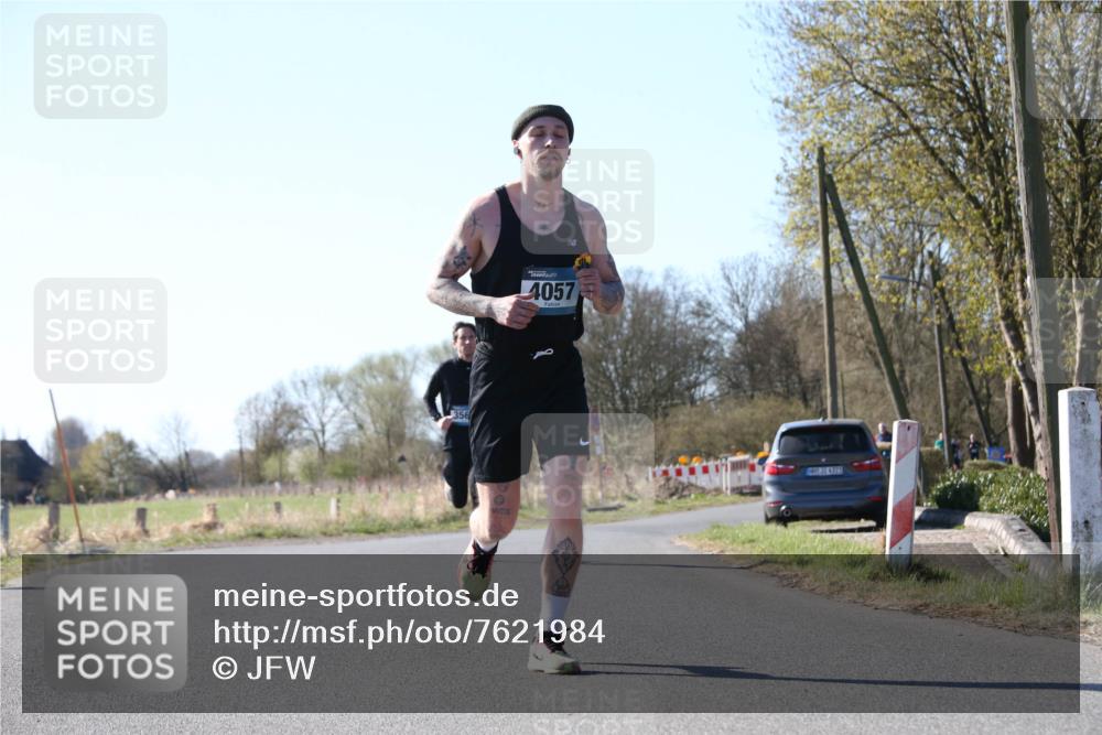 06.04.2025 - 44. Internationalen Wilhelmsburger Insellauf Jannik Wohlers http://msf.ph/oto/7621984 06.04.2025 10:16:44 Laufen 356, 4057, 4, 31, 4323 meine-sportfotos.de