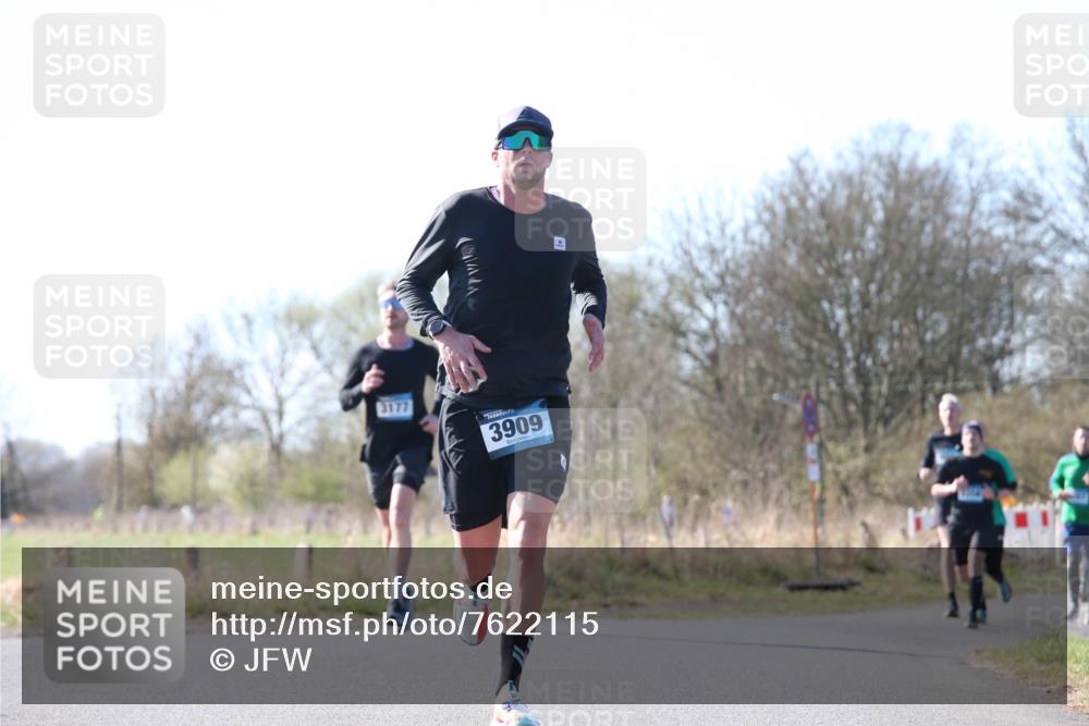 06.04.2025 - 44. Internationalen Wilhelmsburger Insellauf Jannik Wohlers http://msf.ph/oto/7622115 06.04.2025 10:18:03 Laufen 3177, 3909 meine-sportfotos.de