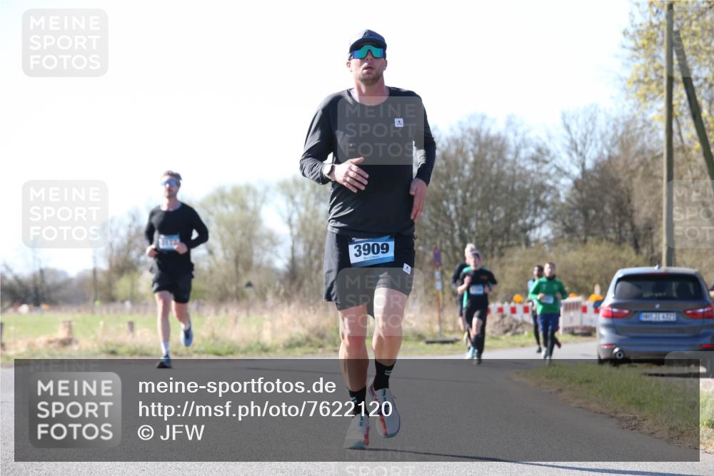 06.04.2025 - 44. Internationalen Wilhelmsburger Insellauf Jannik Wohlers http://msf.ph/oto/7622120 06.04.2025 10:18:04 Laufen 3909 meine-sportfotos.de
