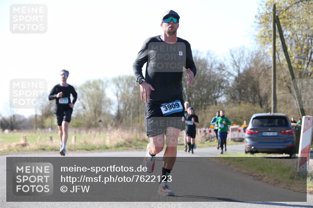 06.04.2025 - 44. Internationalen Wilhelmsburger Insellauf Jannik Wohlers http://msf.ph/oto/7622123 06.04.2025 10:18:04 Laufen 3172, 3909, 31, 4923 meine-sportfotos.de