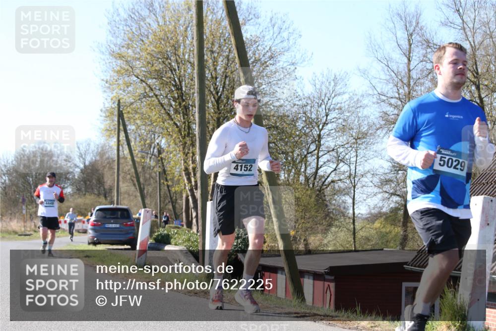 06.04.2025 - 44. Internationalen Wilhelmsburger Insellauf Jannik Wohlers http://msf.ph/oto/7622225 06.04.2025 10:19:06 Laufen 4449, 4152, 5029 meine-sportfotos.de