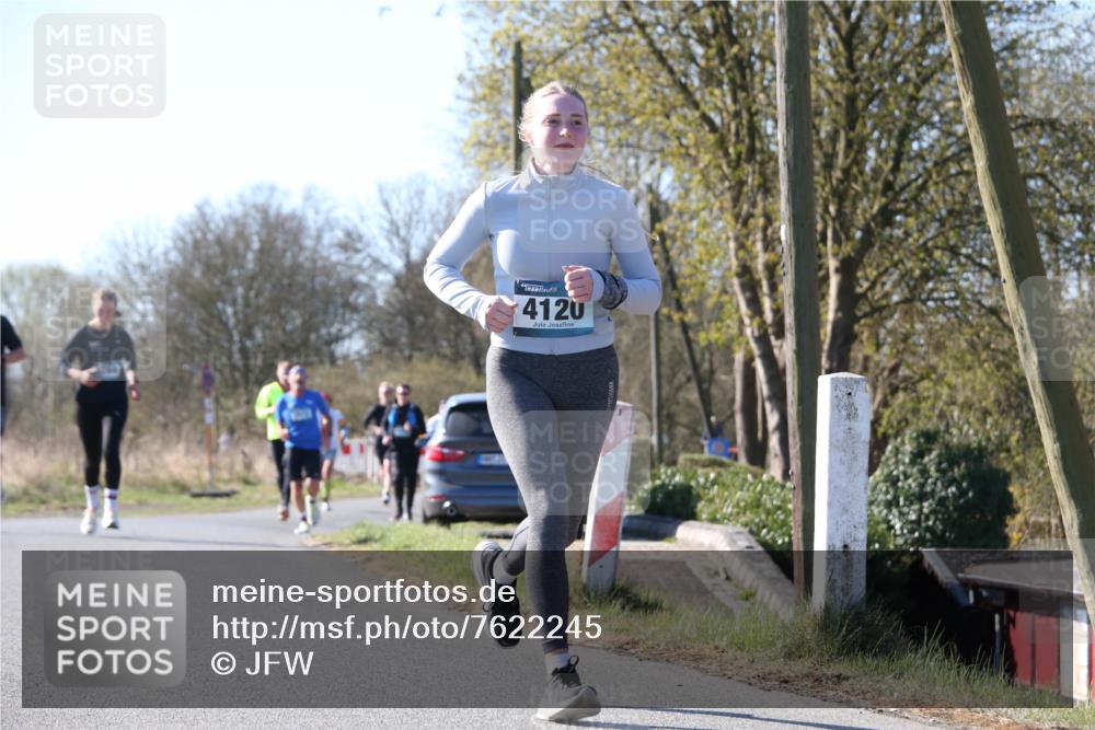06.04.2025 - 44. Internationalen Wilhelmsburger Insellauf Jannik Wohlers http://msf.ph/oto/7622245 06.04.2025 10:19:20 Laufen 4120 meine-sportfotos.de
