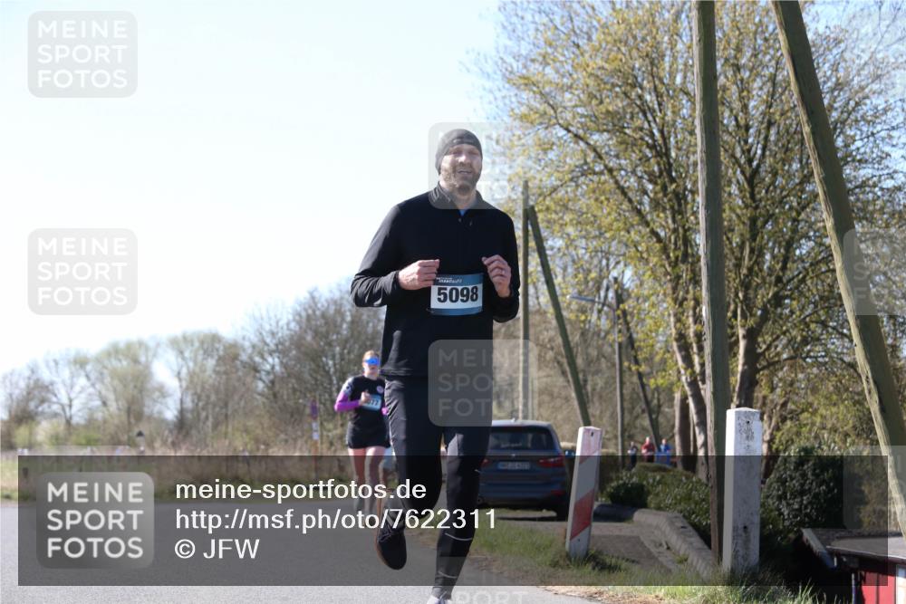 06.04.2025 - 44. Internationalen Wilhelmsburger Insellauf Jannik Wohlers http://msf.ph/oto/7622311 06.04.2025 10:20:08 Laufen 5098, 4138, 31, 4323 meine-sportfotos.de